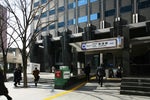 JR「新宿駅」徒歩3分、都営新宿線・大江戸線・京王線「新宿駅A1出口」直結の好立地。