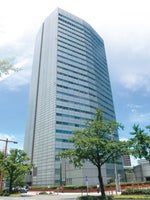 名古屋国際センタービル（外観）
※貸し施設は、1階（別棟ホール）、3～5階にございます。